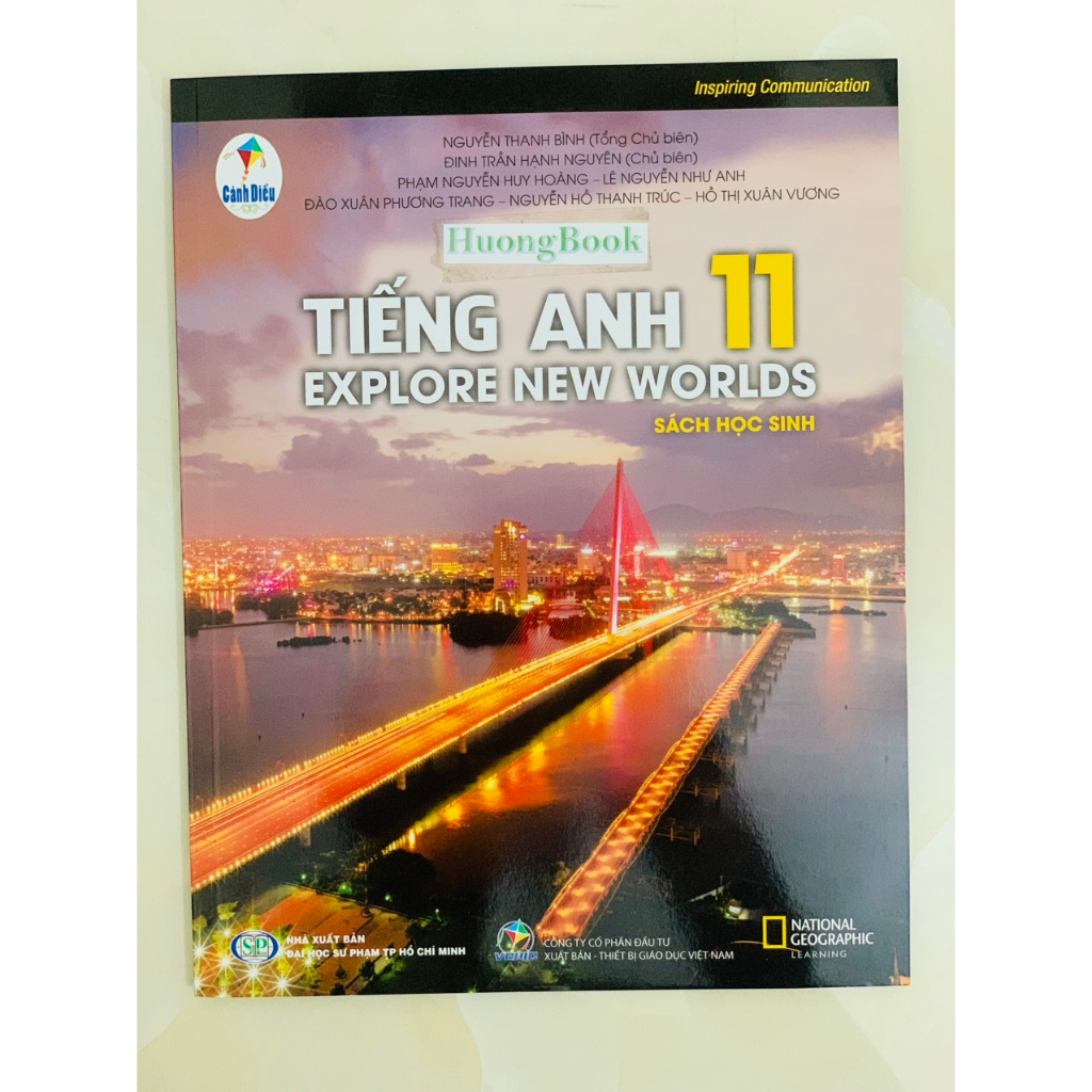 Sách - tiếng anh 11 - Explore new worlds - học sinh