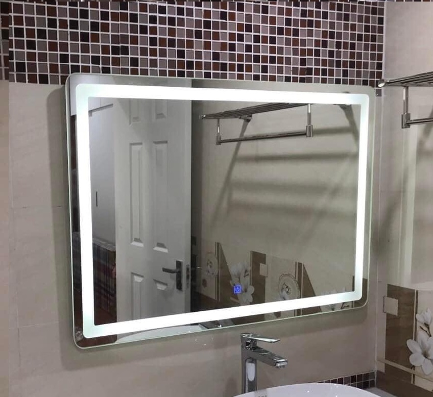 GƯƠNG TREO PHÒNG TẮM CẢM ỨNG ĐÈN LED CHỮ NHẬT CAO CẤP 700x500 cm (có nút cảm ứng bật tắt)
