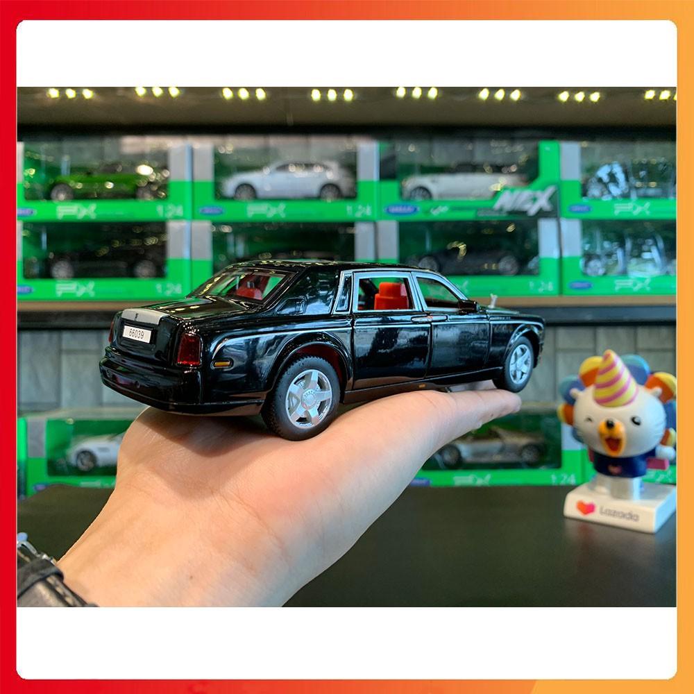 Mô hình xe Rolls Royce Phantom tỉ lệ 1:32 màu đen