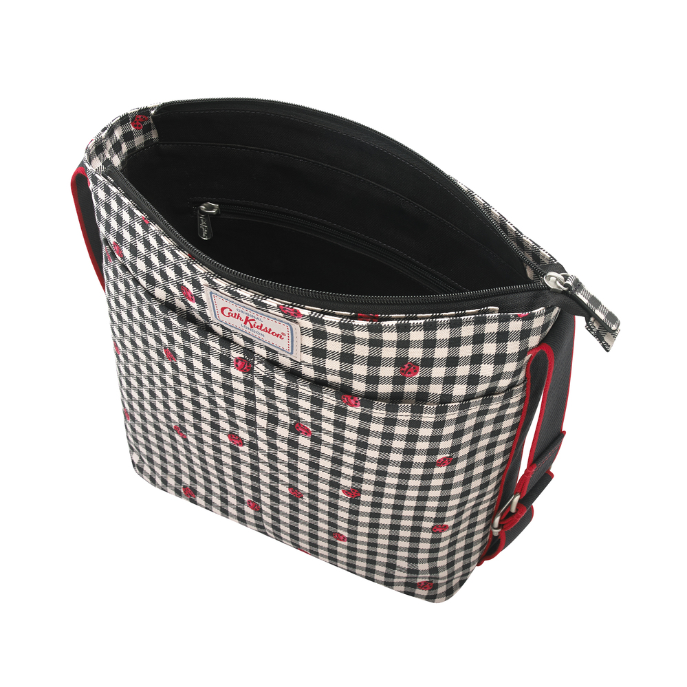 Túi đeo chéo Cath Kidston họa tiết Ladybug Gingham ( Zipped Messenger Bag Ladybug Gingham )