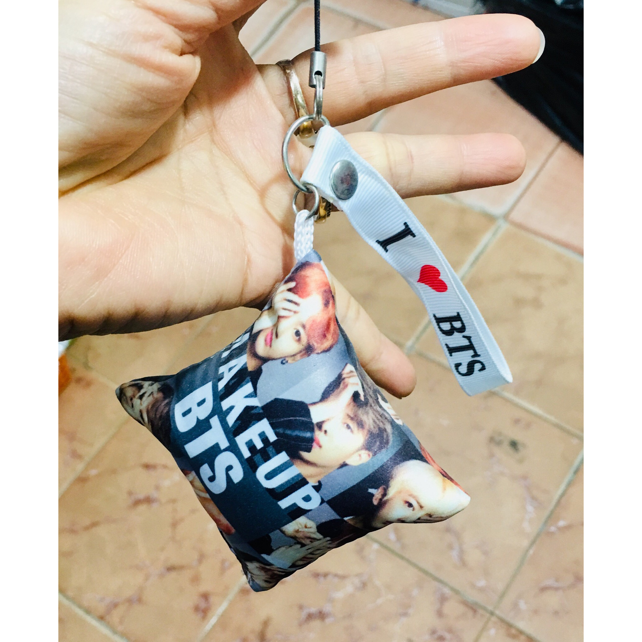 MÓC KHOÁ GỐI HÌNH BTS