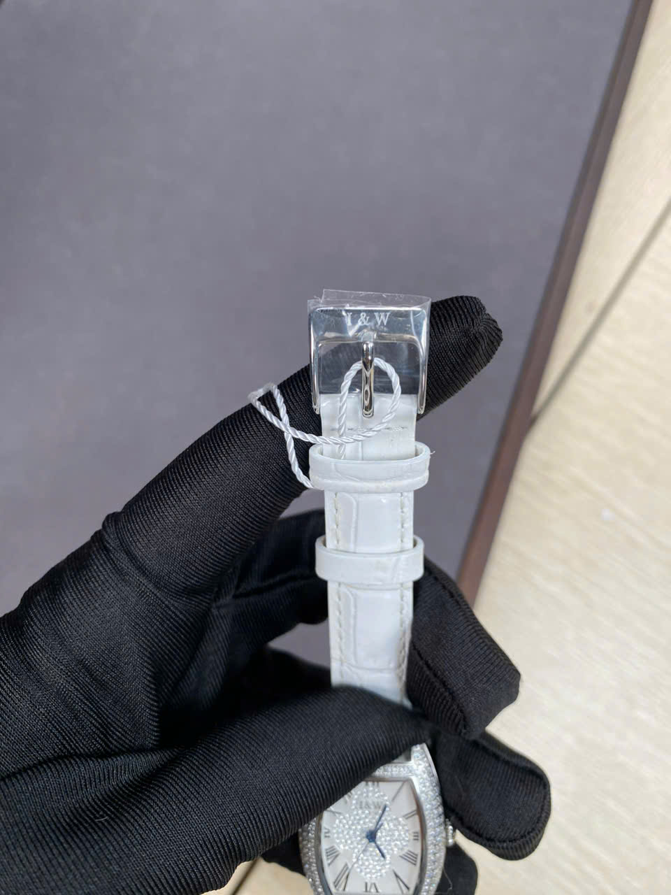Đồng hồ nữ chính hãng IW Carnival IW581L-2 Thay pin mễn phí,Kính sapphire,chống xước,Chống nước30m,điện tử (Pin),dây da đen chính hãng,hàng mới full hộp hãng đi kèm,vỏ thép không gỉ bền bỉ