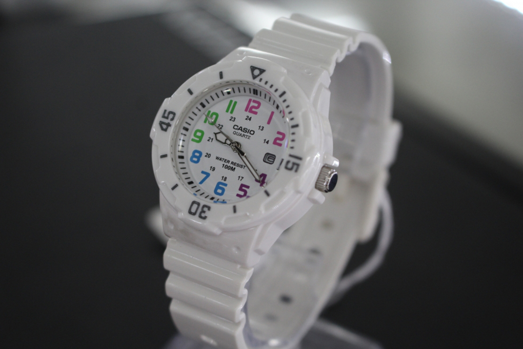 Đồng Hồ Nữ Dây Nhựa Casio LRW-200H-7BVDF - Trắng