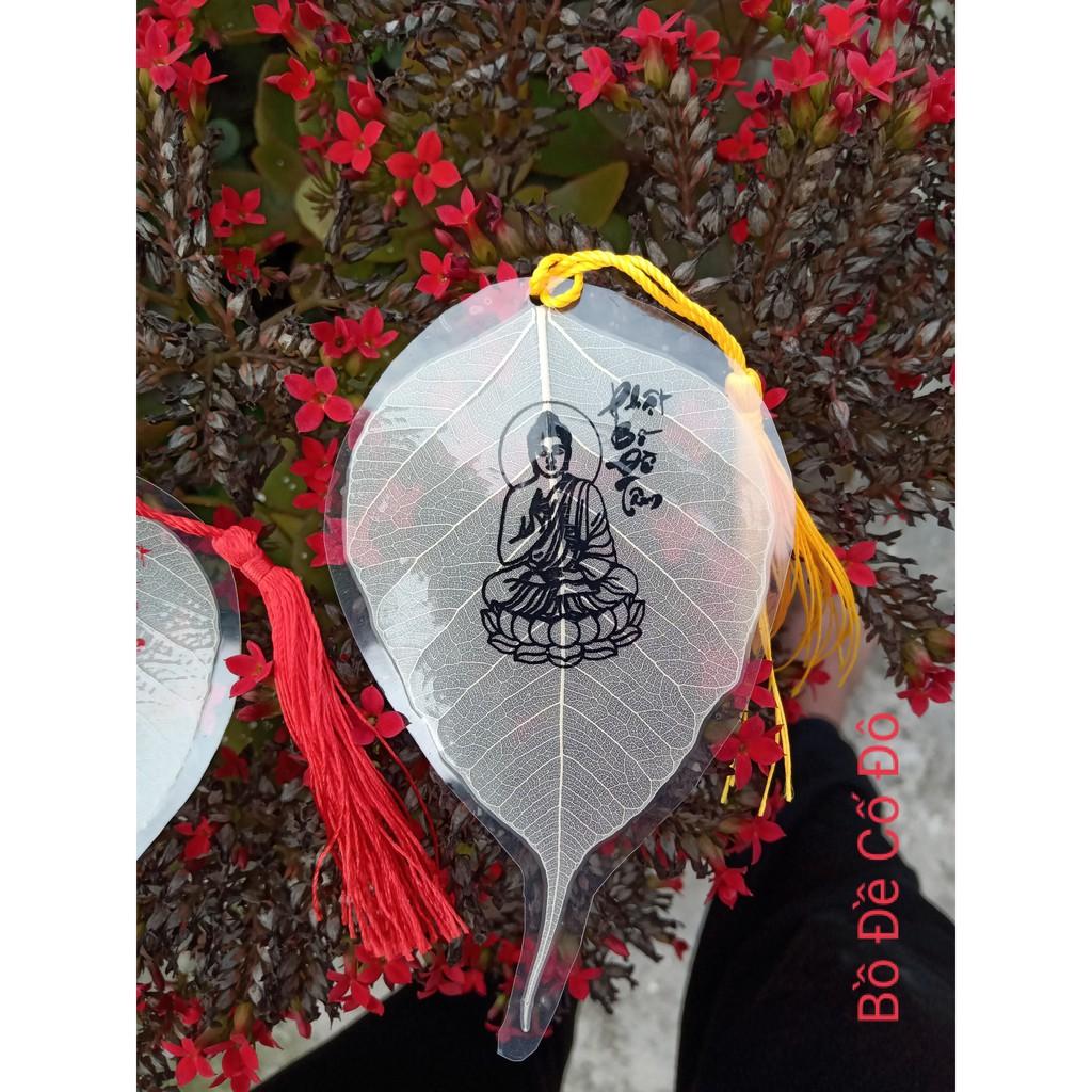 Lá bồ đề in hình phật chữ đỏ bỏ ốp điện thoại