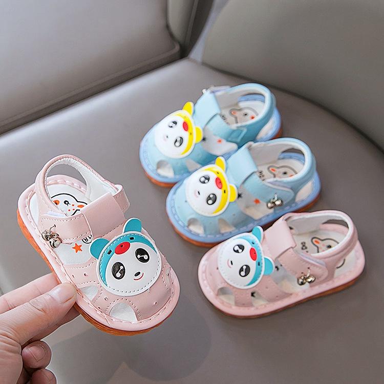 Sandal Tập Đi Cho Bé Trai Bé Gái Phát Tiếng Kêu Đế Mềm Chống Trơn Trượt Phong Cách Hàn Quốc D52