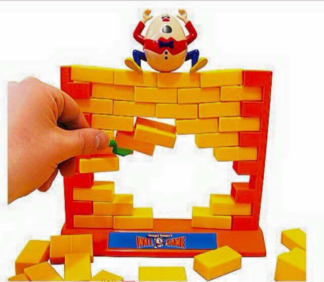 Đồ Chơi Cậy Gạch - Humpty Dumpty's Wall Game