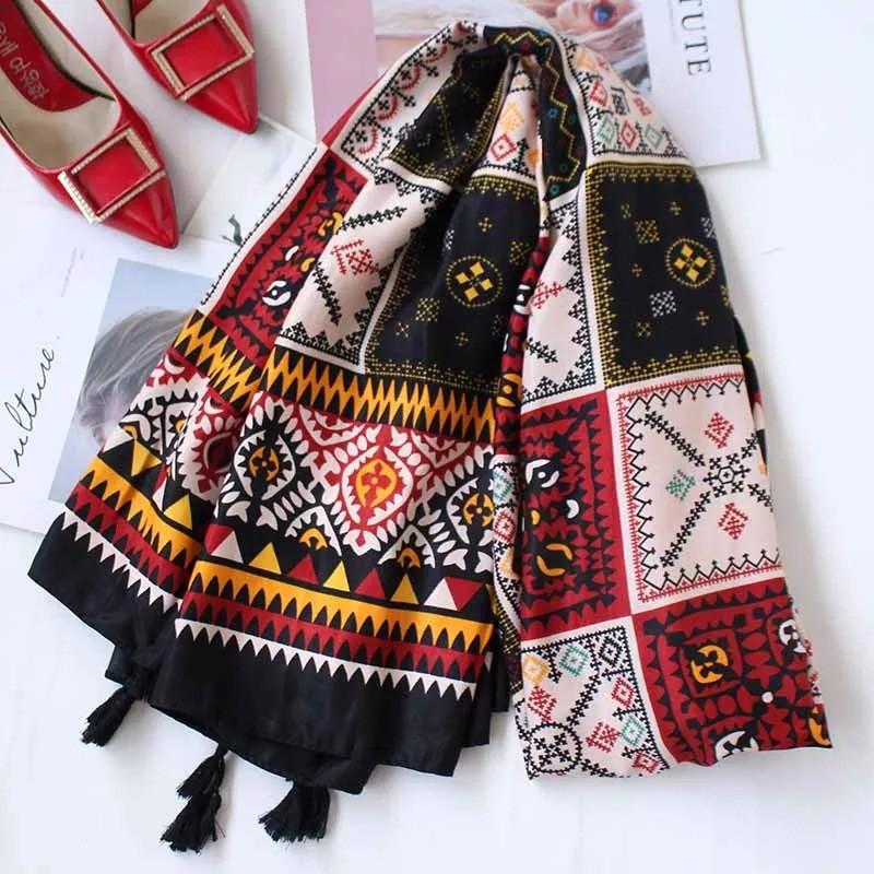 Khăn Choàng Quàng Cổ Boho Họa Tiết Thổ Cẩm Ô Vuông Màu Đỏ Đen - Chất Liệu Cotton - Size:90x180cm - Mã KC005