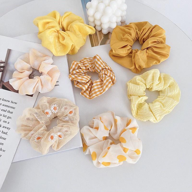 Scrunchies buộc tóc  nhiều họa tiết; tông màu vàng nữ tính thanh lịch PK707