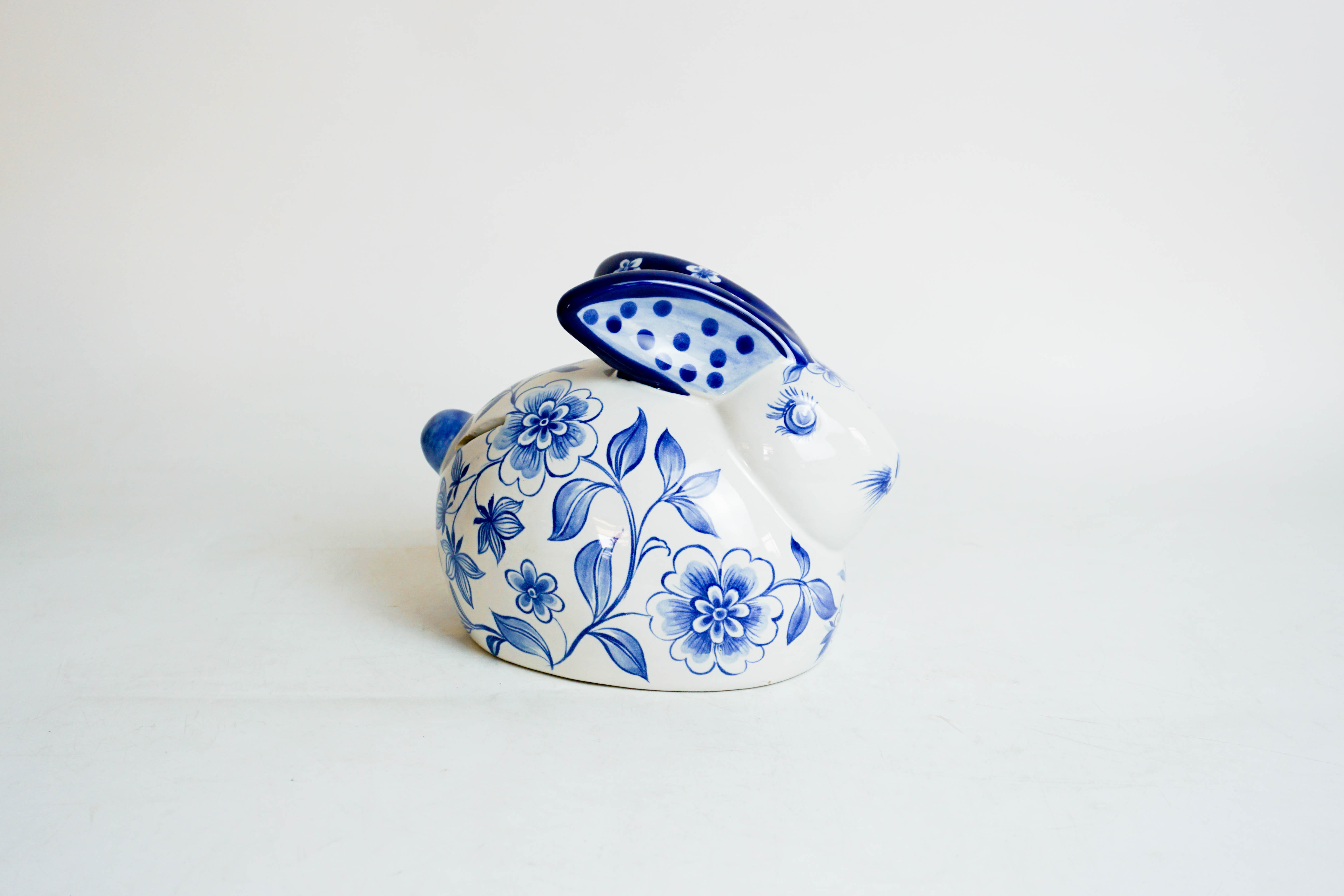 Thỏ để tiền 01