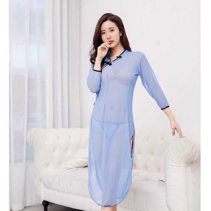 Áo dài trong suốt gợi cảm kèm quần lót