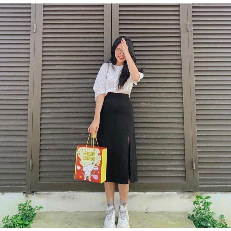 Chân váy đen midi xẻ tà