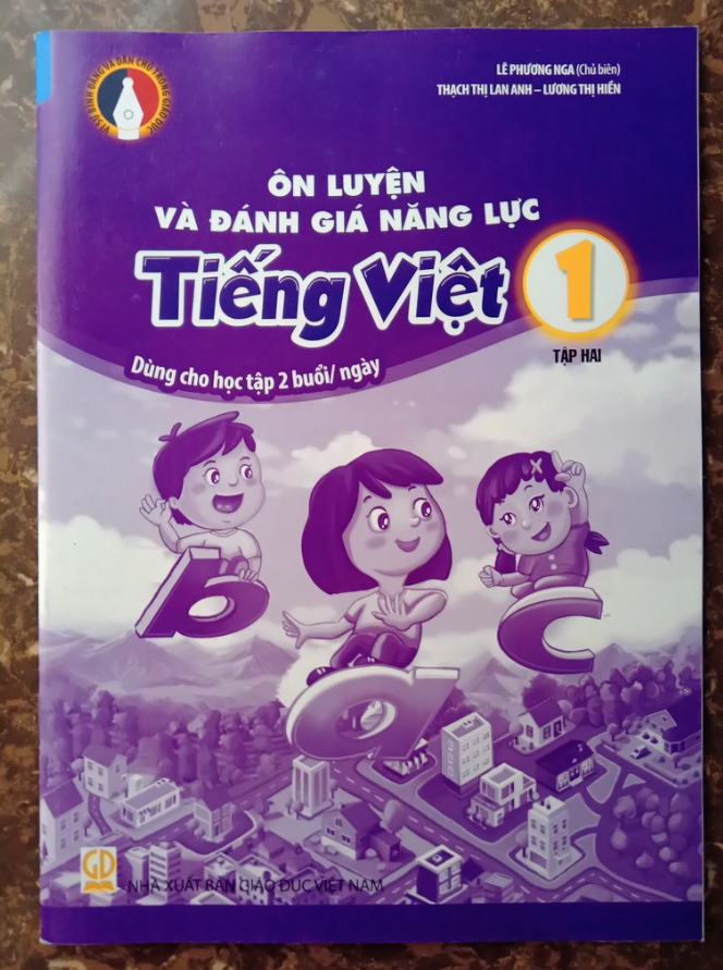 Sách Ôn Luyện Và Đánh Giá Năng Lực Tiếng Việt 1 Tập 2