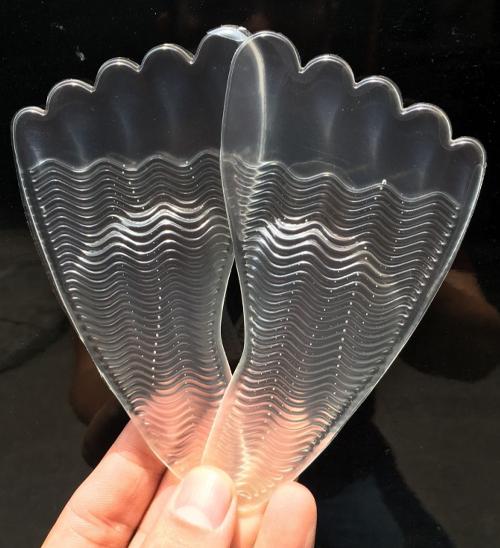 Lót giầy silicon êm chân tặng 02 stick 3D Jibbitz trang trí giầy dép