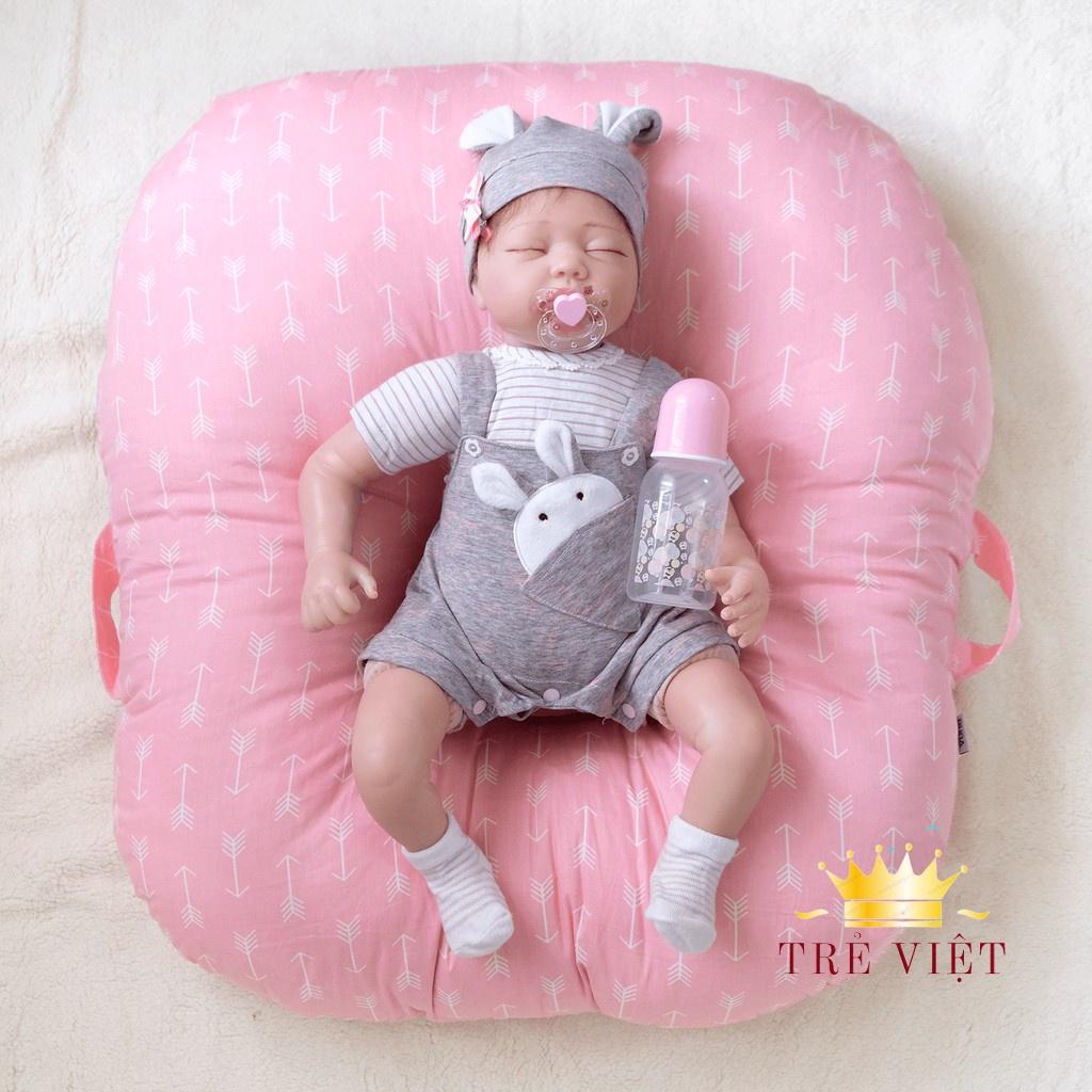 Gối Chống Trào Ngược Cho Bé Vỏ gối 100% cotton mềm mại, Ruột gối 100% bông gòn không tạp chất (màu ngẫu nhiên)