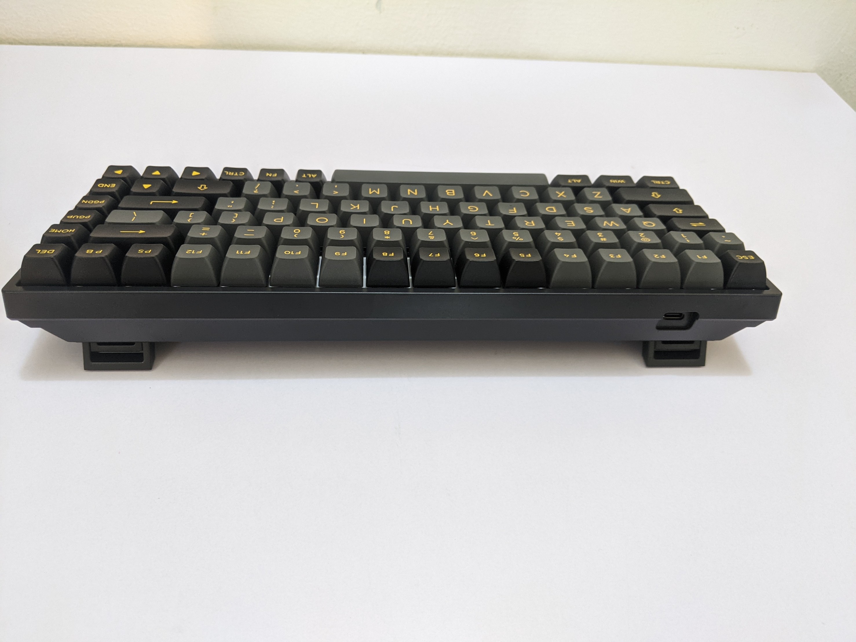 Bàn phím cơ không dây AKKO 3084B Plus Black Gold _Mới, Hàng chính hãng