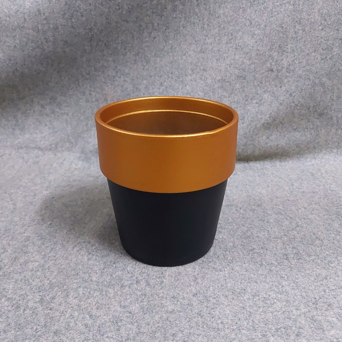 Chậu trồng cây, Chậu đất nung gờ sơn màu Gold White/ Black Bông Garden trồng cảnh các loại
