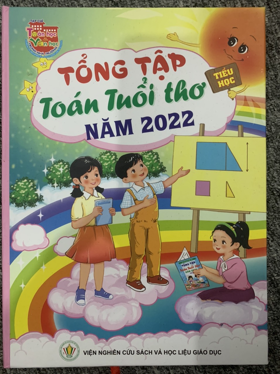 Sách - Tổng tập toán tuổi thơ năm 2022 (tiểu học)