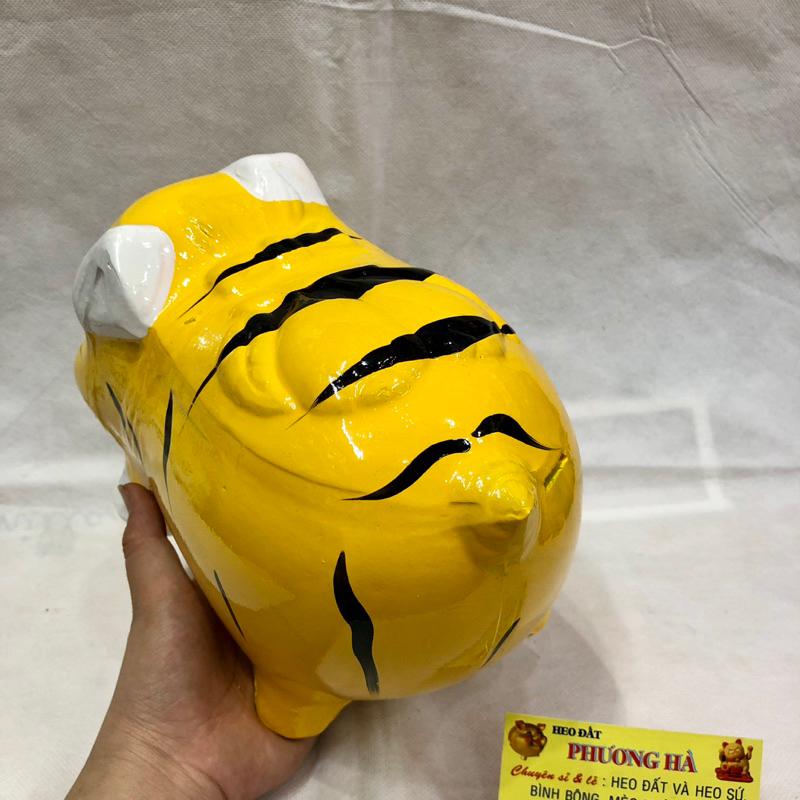 Ống Heo Đất Tiết Kiệm Sơn Phủ Bóng Tiểu Hổ Màu Vàng Tai Trắng Size 22cm * 17cm