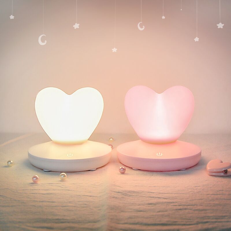 Đèn ngủ trái tim ánh sáng vàng ấm - Decor phòng ngủ - Quà tặng dễ thương
