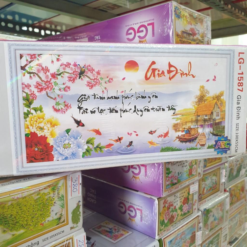 Tranh Đính Đá PHONG CẢNH GIA ĐÌNH HẠNH PHÚC . Kích Thước: 1m x 55cm