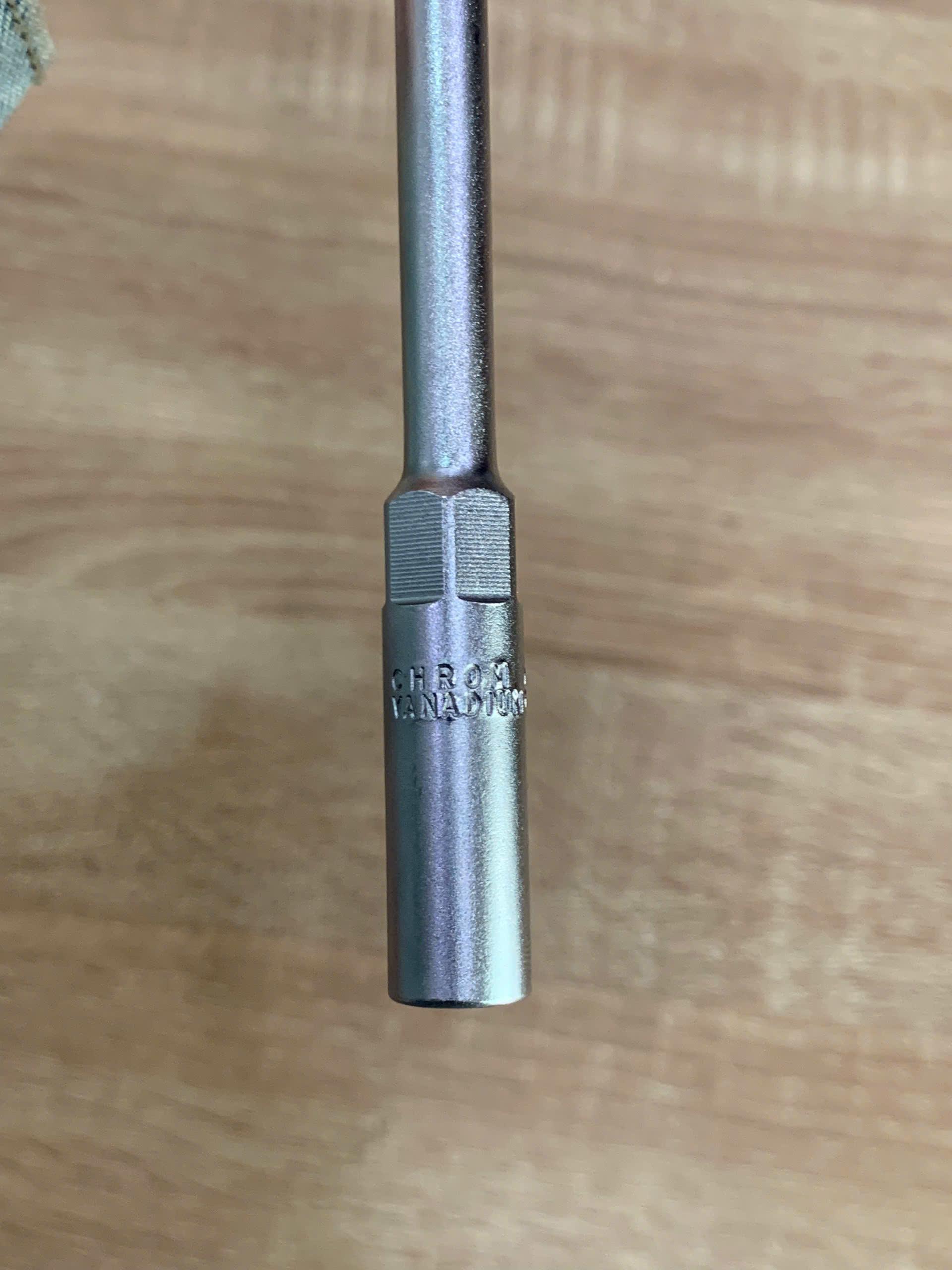 Tay vặn T đầu khẩu 6mm RTS1006 Retta