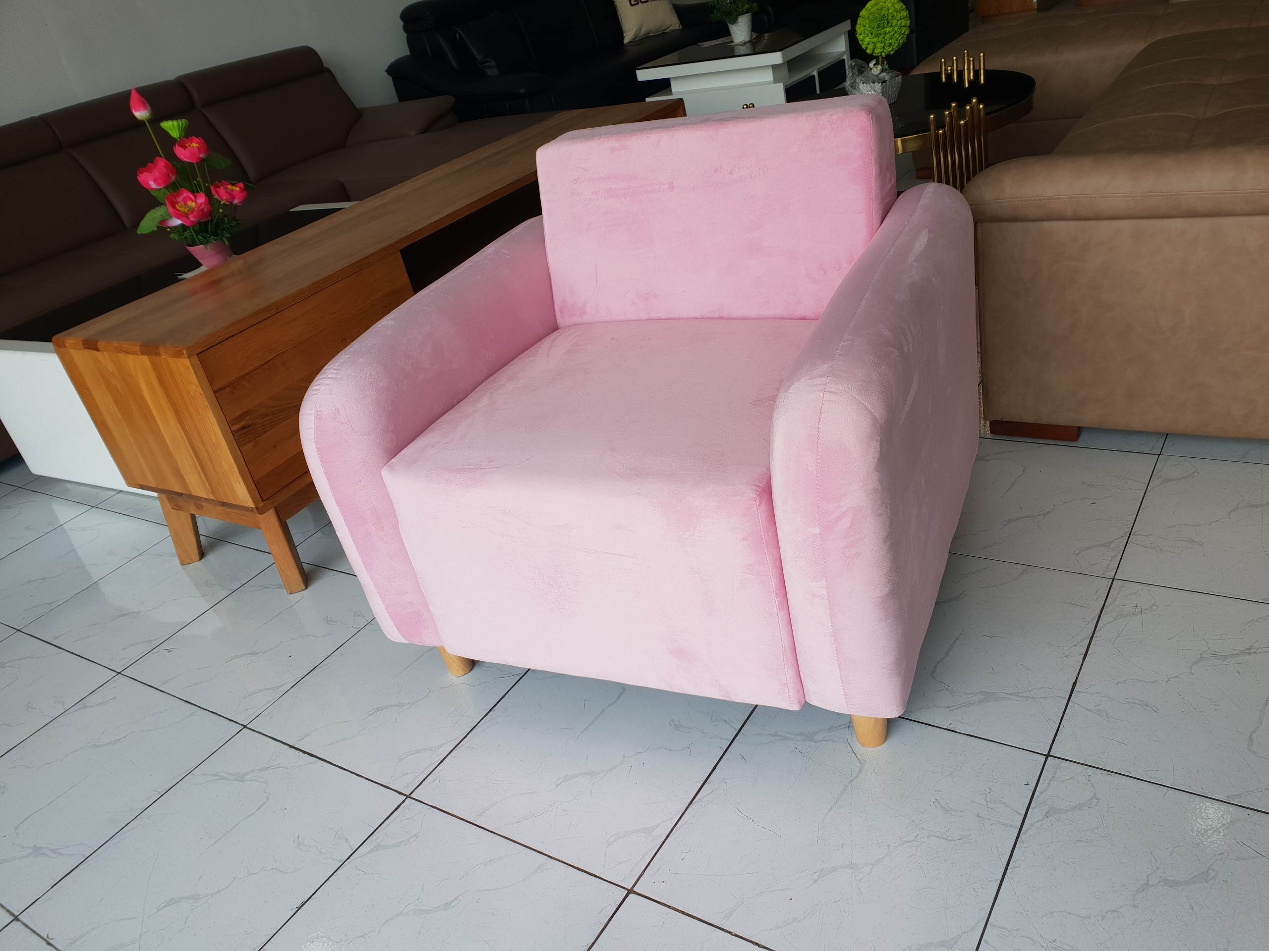 Ghế Sofa Bọc Vải Nhung Màu Hồng Dễ Thương