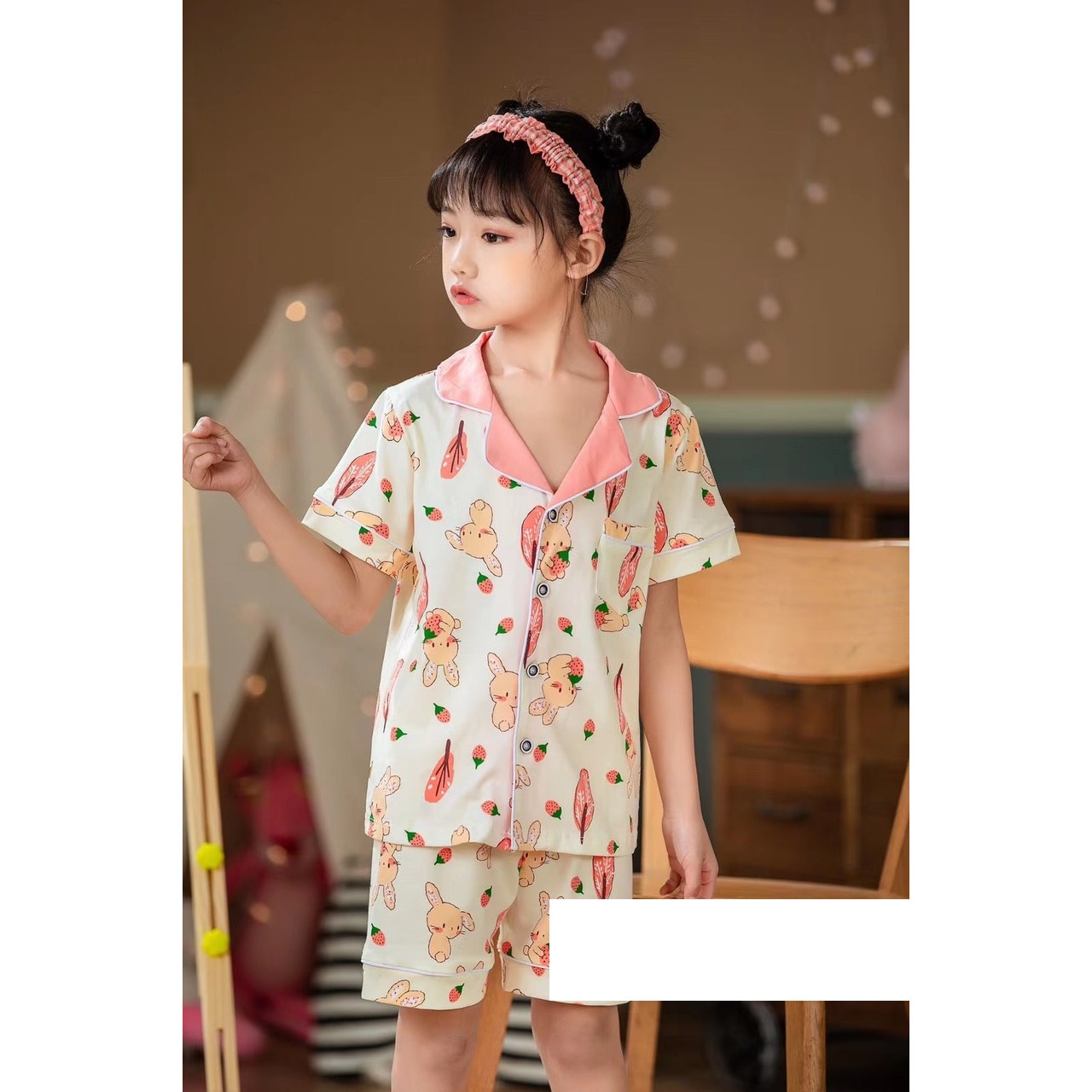 Bộ Pijama cộc tay hình thỏ dâu tây xuất Hàn bé gái 2-14 tuổi