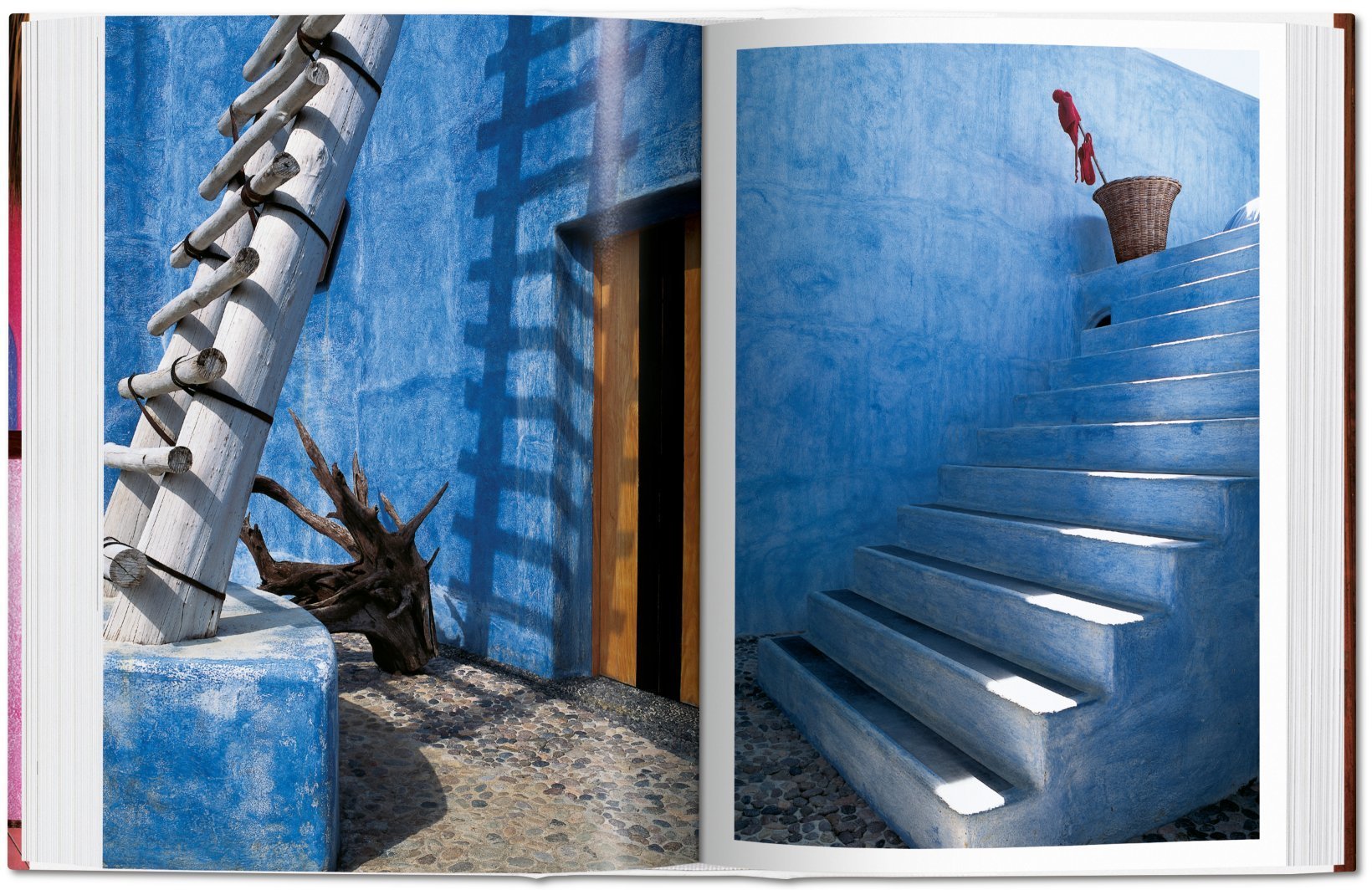 Artbook - Sách Tiếng Anh - Living in Mexico