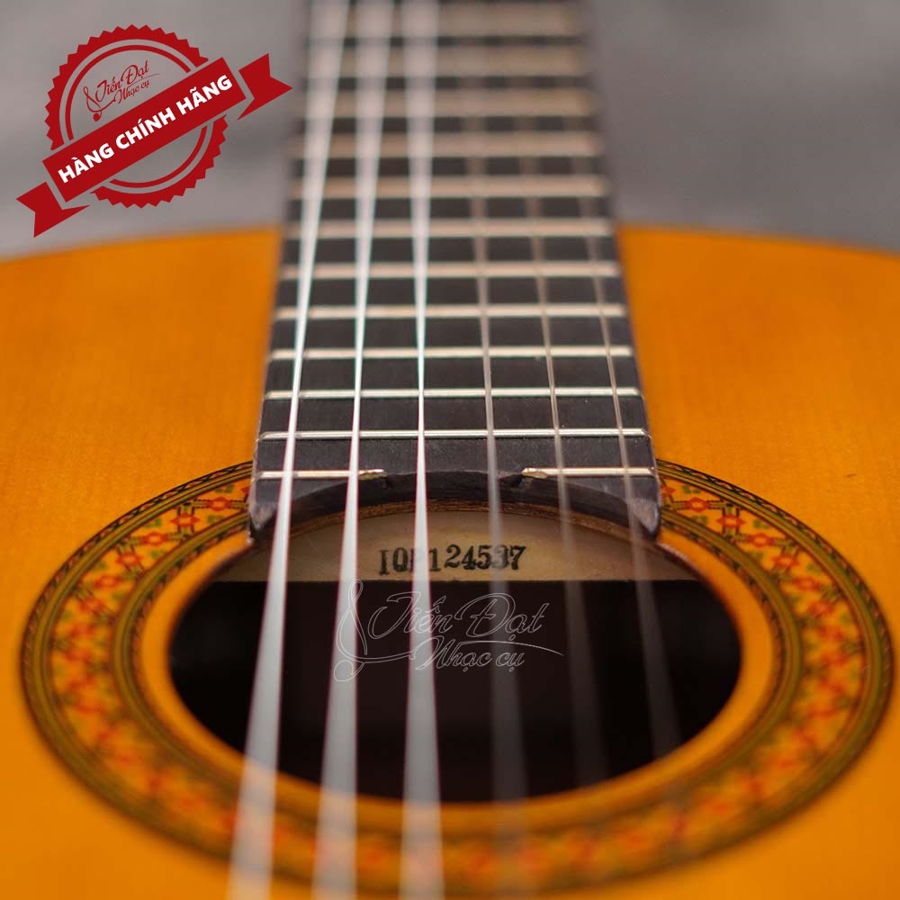 Đàn Guitar Classic Yamaha C40, Mặt đàn Gỗ Vân Sam, Dễ chơi, Âm thanh hay, Xuất xứ Indonesia - Hàng chính hãng