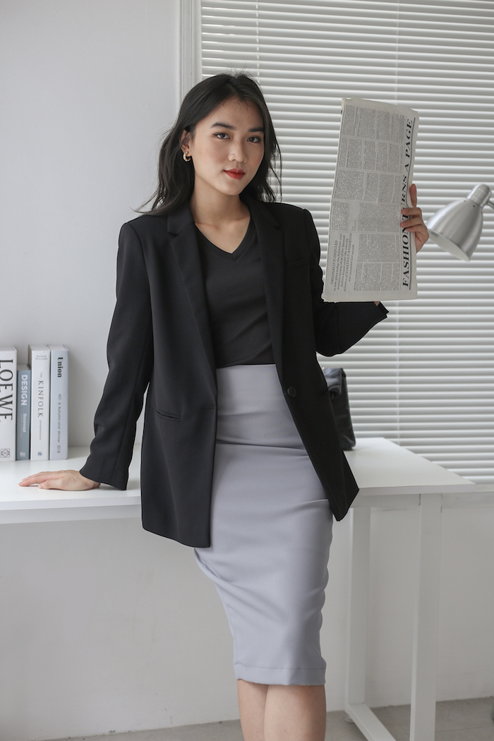 De Leah - Áo Body Cổ V - Đen