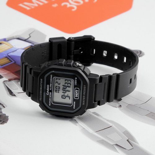 Đồng Hồ Điện Tử Nữ Casio LA-20WH-1A Dây Nhựa