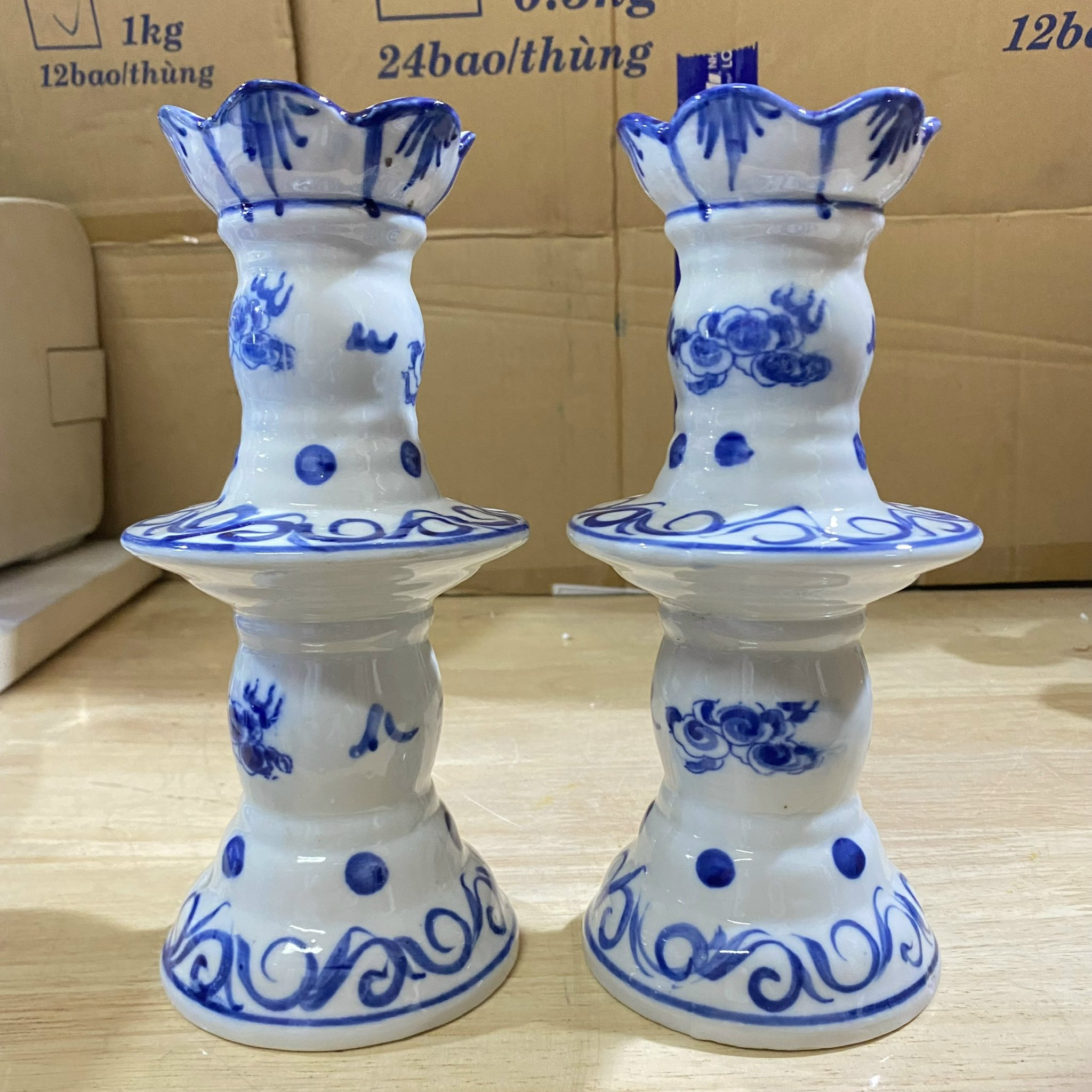 Cặp chân đèn sứ Bát Tràng 2 cỡ: Cao 21cm và 17cm