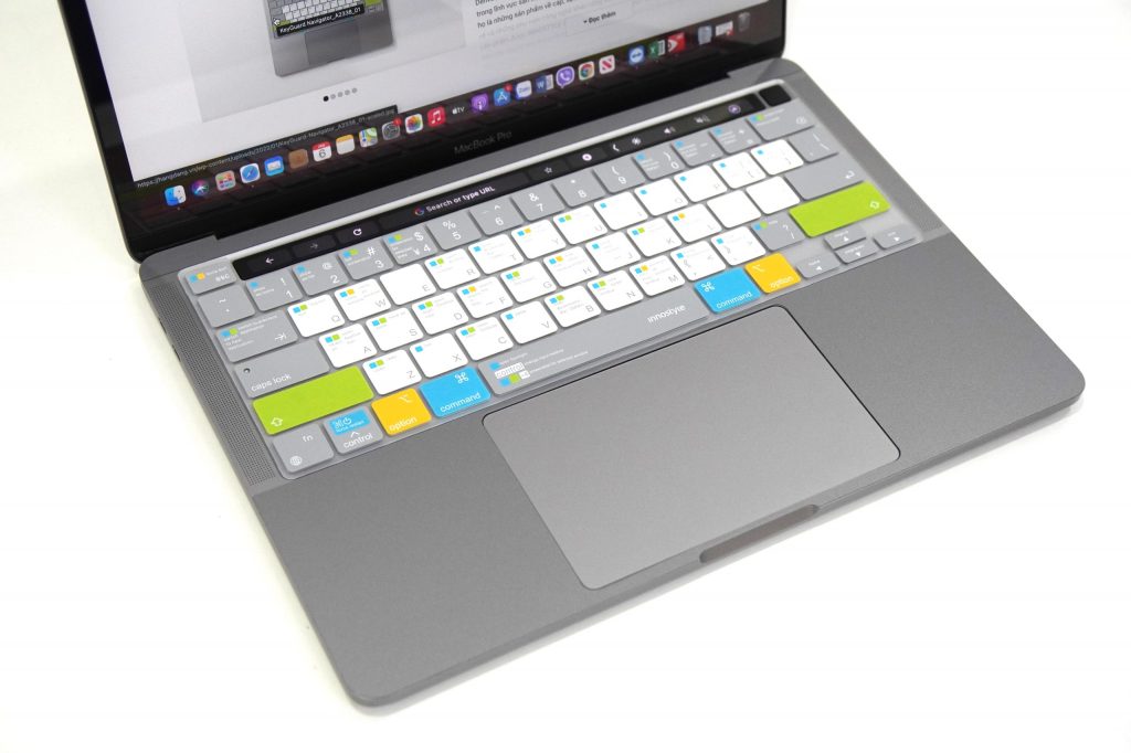 Miếng phủ bàn phím bảo vệ dành cho MacBook Pro 14/ 16 inch M1/ M2/ M3/ Macbook Air M2 13/ 15 inch hiệu INNOSTYLE (USA) KEYGUARD NAVIGATOR SHORTCUT - Hàng Chính Hãng