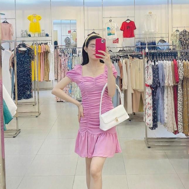 Đầm ôm cổ vuông, đuôi cá, rúm chun dọc thân Emspo DS4079