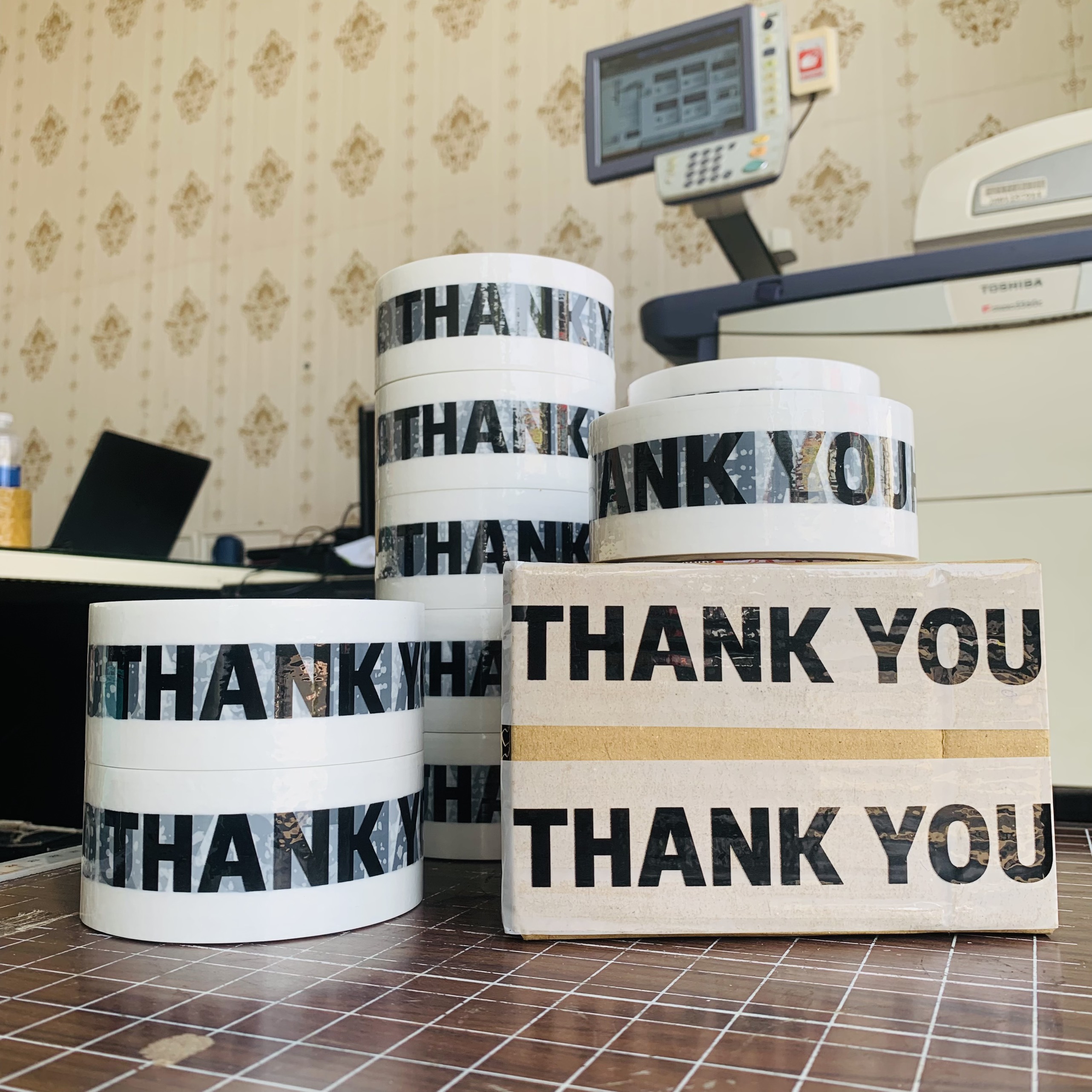 Cuộn băng keo &quot; Thank you&quot; bản 48mm 100yard BKA111