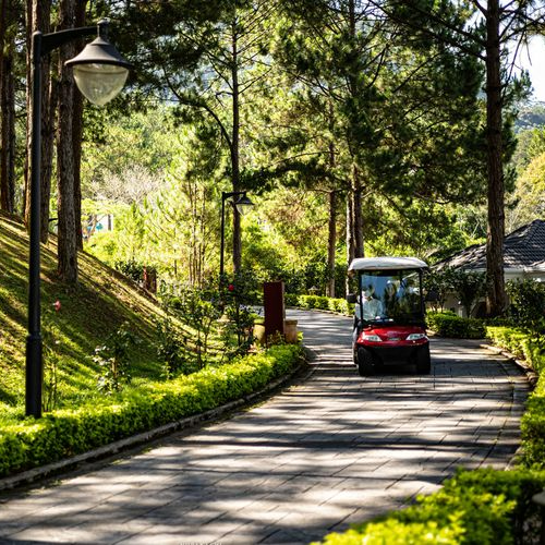 Trọn Gói 3N2D Tại Dalat Edensee Lake Resort 5*. Bao Gồm Ăn Sáng. Tiễn Sân Bay 1 Lượt. Miễn Phí Chèo Thuyền Kayak và Bắn Cung.