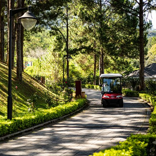 Trọn Gói 3N2D Tại Dalat Edensee Lake Resort 5*. Bao Gồm Ăn Sáng. Tiễn Sân Bay 1 Lượt. Miễn Phí Chèo Thuyền Kayak và Bắn Cung. 