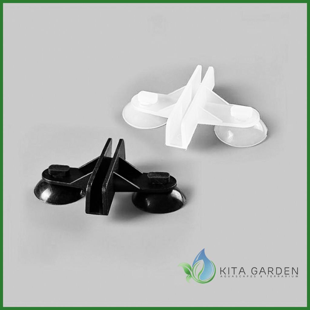 HÍT GIỮ TẤM VÁCH NHỰA NGĂN HỒ CÁ