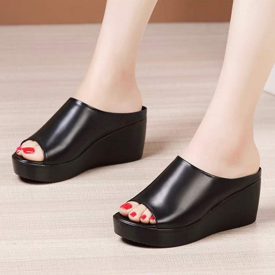 Dép xuồng đế đúc quai da