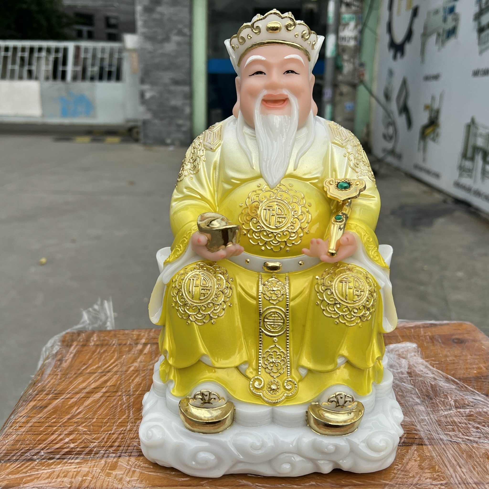 Tượng Thần tài Thổ Địa bằng đá nhập khẩu cao cấp cao 22cm – Màu vàng