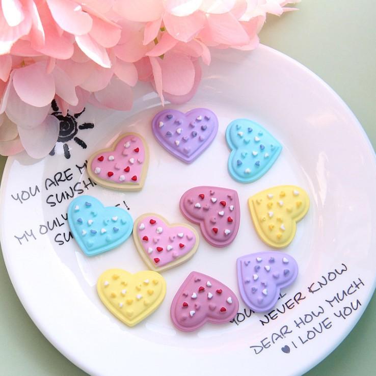 Chuyên Charm * Charm bánh quy hình trái tim cho các bạn trang trí vỏ ốp điện thoại, DIY