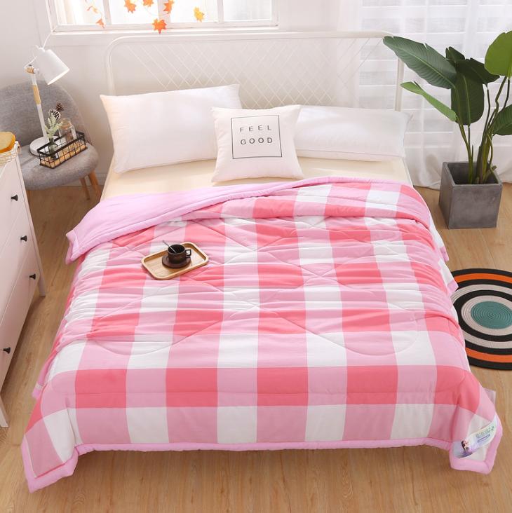 Chăn cotton hình ca rô 200x230cm, chất liệu cotton mỏng nhẹ, mềm mịn với da, không bị phai màu- Hàng chính hãng