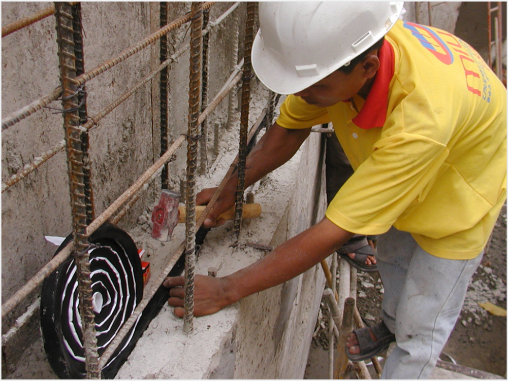 Thanh trương hyperstop db 2015 lắp đặt cho mạch ngừng,cổ ống, khe co giãn, dễ lắp đặt .Chông Thâm VMIX