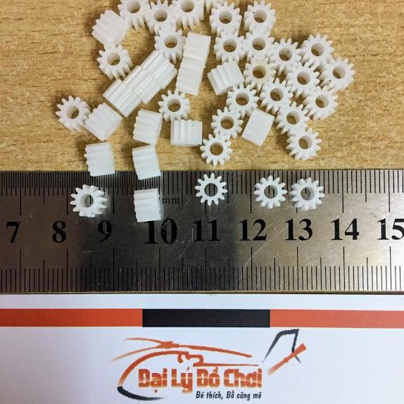 Bánh răng nhựa 12 răng lỗ trục 2.8mm đường kính 6.8mm