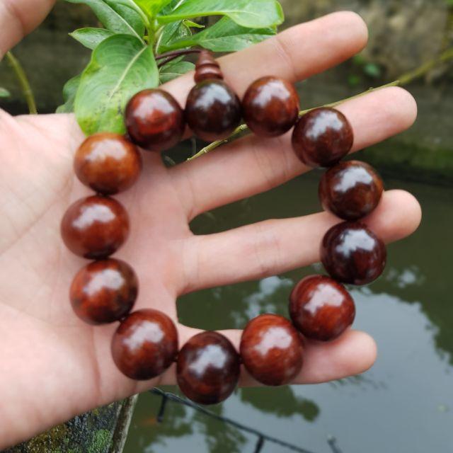 Vòng tay nam GỖ - TRẮC màu đỏ nhiều may mắn tài lộc hạt tròn 18 ly