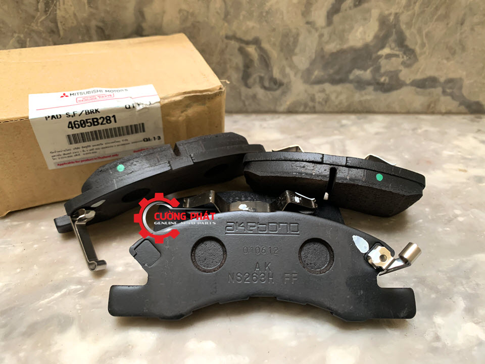 Bố thắng trước Mitsubishi Attrage, Mirage mã 4605B281 4605B005 (Má phanh trước)