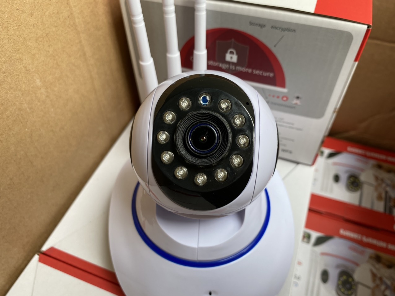 Camera wifi trong nhà Yoosee 2.0 Full HD, 3 râu, xoay 360 độ , tương tác 2 chiều, hỗ trợ thẻ nhớ lên đến 128G, cảnh báo chuyển động – Hàng nhập khẩu
