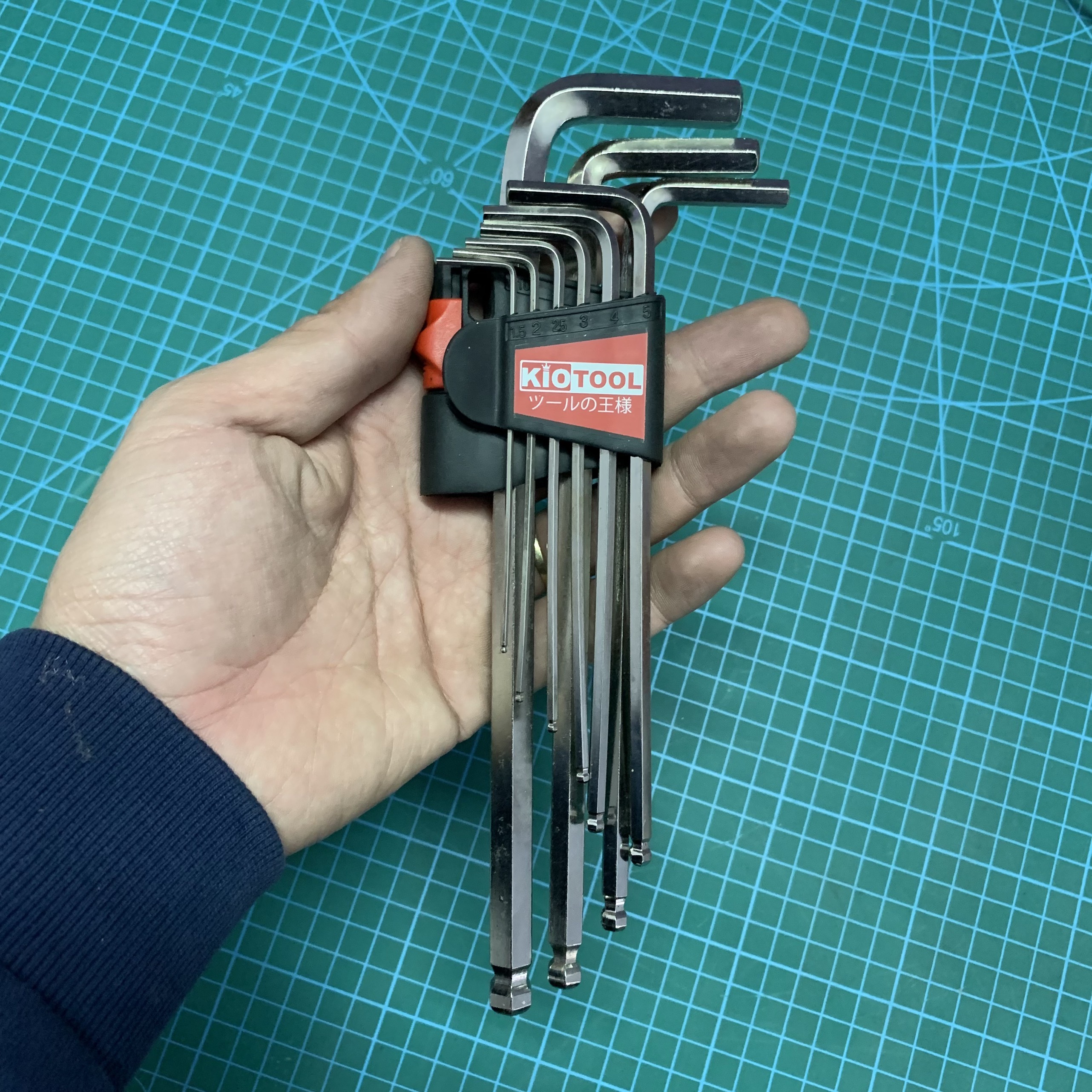 Bộ lục giác Kiotool 9 chi tiết đầu bi hệ Mét 1.5 -10 mm thép CRV cao cấp