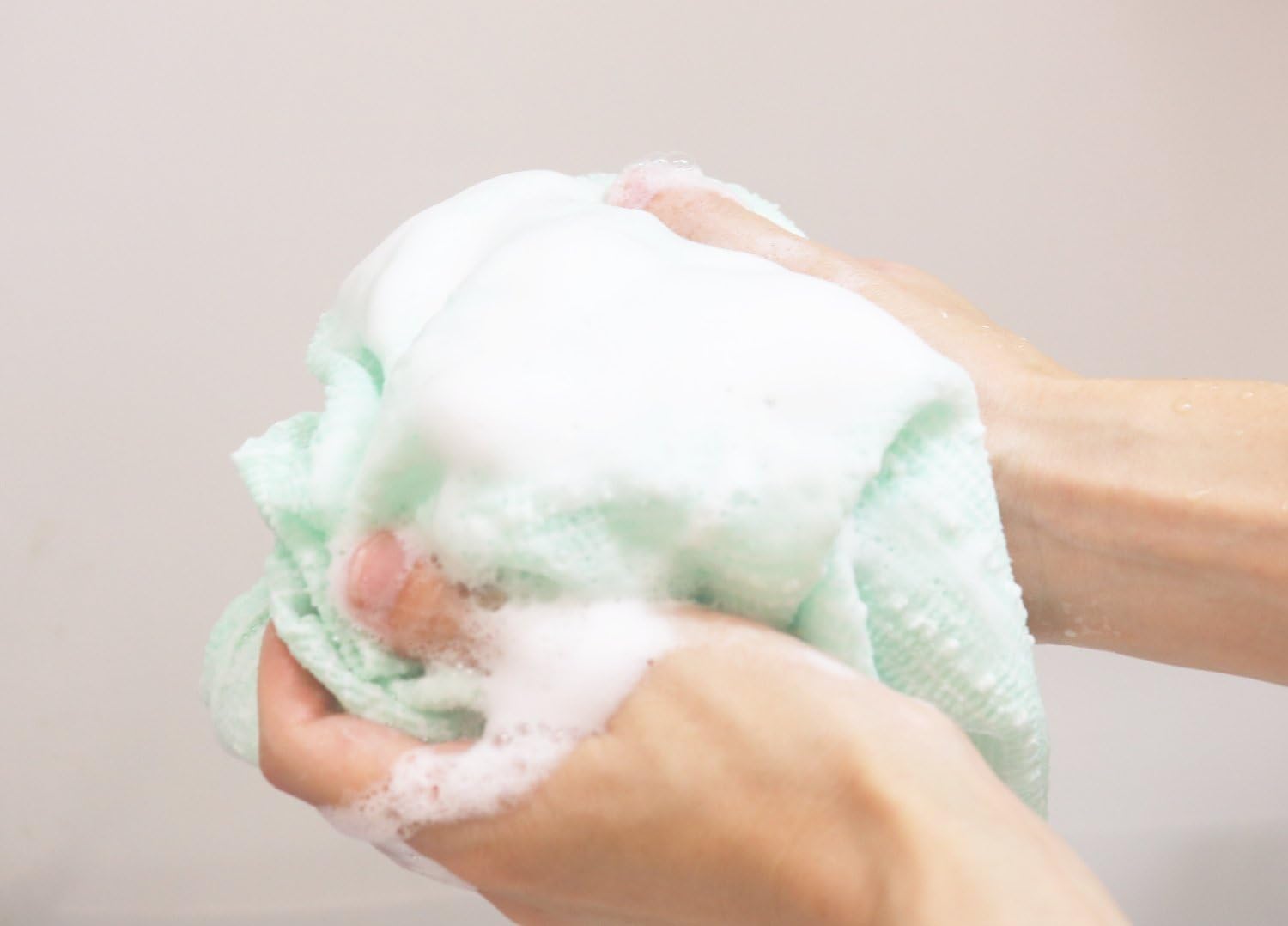 Khăn tắm tạo bọt Whip's (loại ít bọt)  - Hàng nội địa Nhật Bản nhập khẩu chính hãng