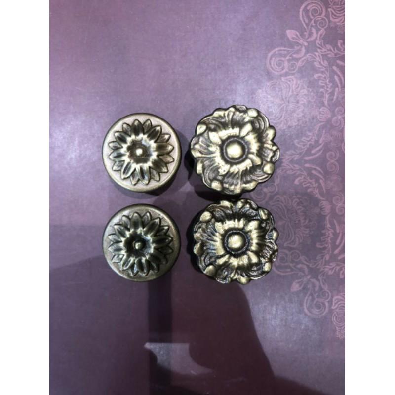 Set 2 núm tủ gỗ đồng